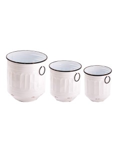 Cubos de metal para la decoración de espacios en hoteles y escaparates en tiendas