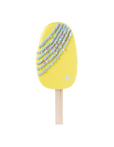 Helado con palito para la decoración de verano en escaparates de tiendas o comercios