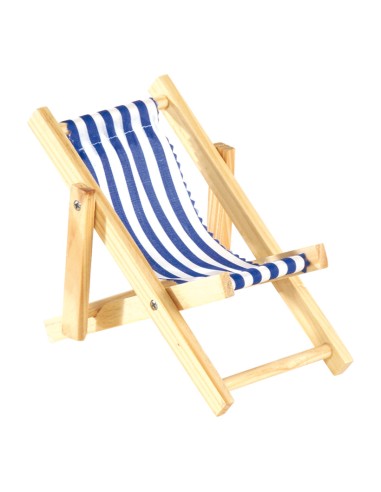 Silla de cubierta para la decoración de verano en escaparates de tiendas o comercios