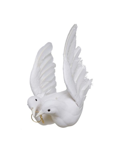 Par de palomas con anillo para la decoración en del día de los enamorados