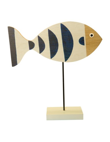 Pescado en plato base para la decoración de verano en escaparates de tiendas o comercios